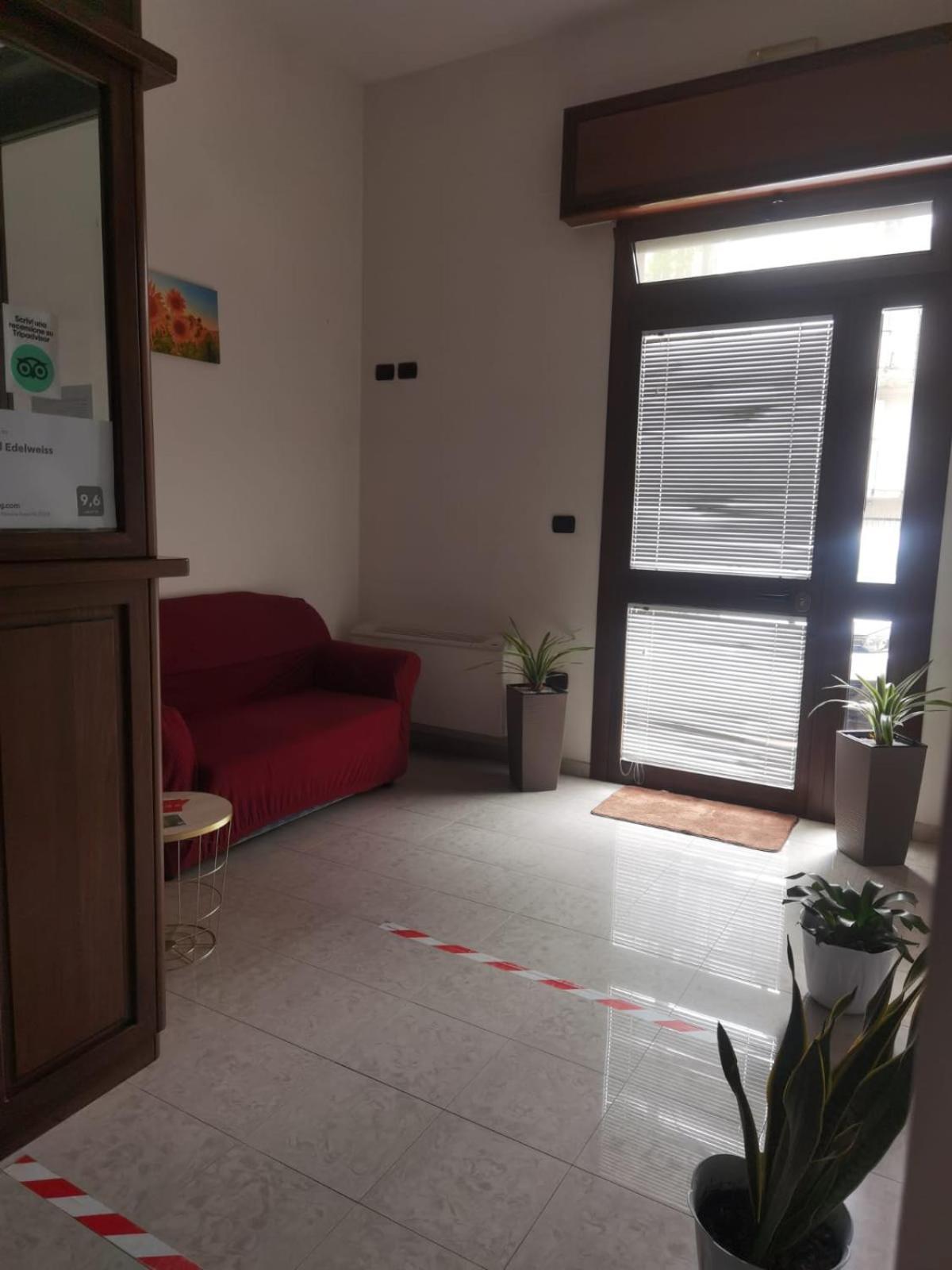 Hotel Edelweiss Laino Borgo Экстерьер фото